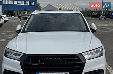 Позашляховик / Кросовер Audi Q5 2018 в Києві