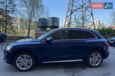 Позашляховик / Кросовер Audi Q5 2017 в Києві