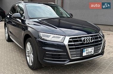 Позашляховик / Кросовер Audi Q5 2017 в Києві