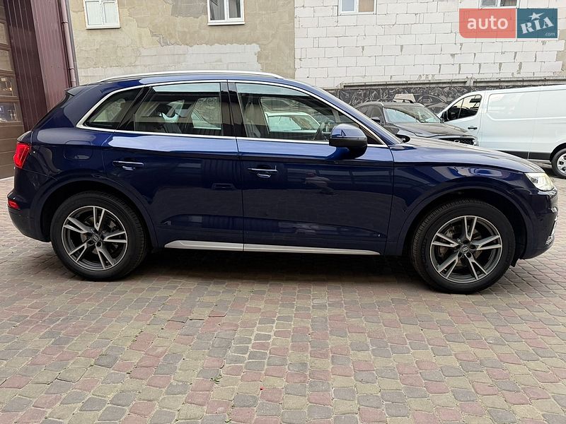 Внедорожник / Кроссовер Audi Q5 2017 в Киеве