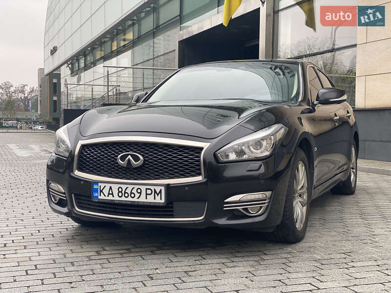 Седан Infiniti Q70 2017 в Киеве