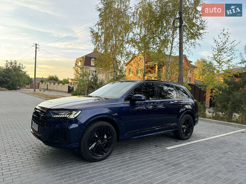 Внедорожник / Кроссовер Audi Q7 2022 в Киеве