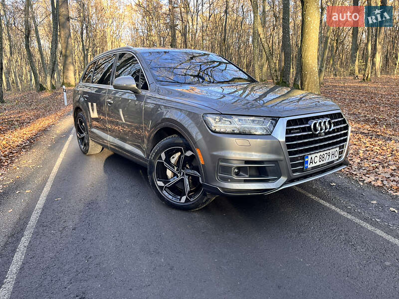 Внедорожник / Кроссовер Audi Q7 2017 в Луцке