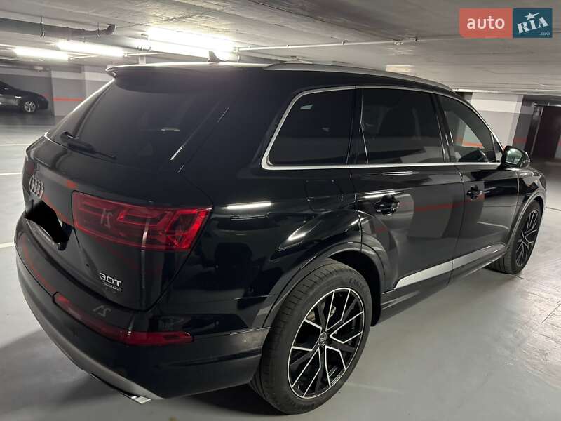 Позашляховик / Кросовер Audi Q7 2017 в Івано-Франківську