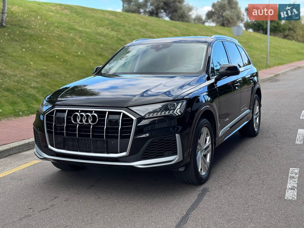 Audi Q7 2020 photo 2