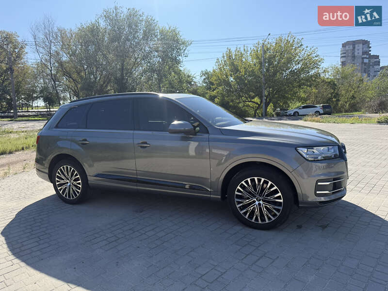 Позашляховик / Кросовер Audi Q7 2015 в Запоріжжі Позашляховик / Кросовер Audi Q7 2015 в Запоріжжі