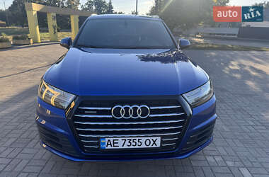 Внедорожник / Кроссовер Audi Q7 2016 в Синельниково