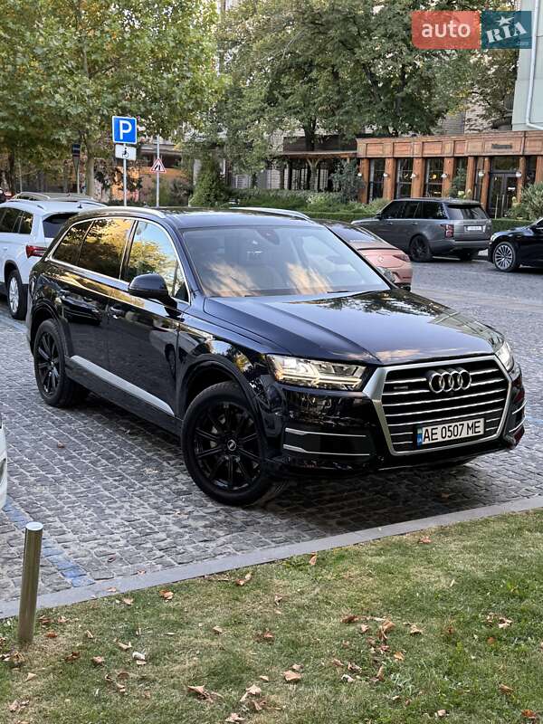 Внедорожник / Кроссовер Audi Q7 2016 в Днепре