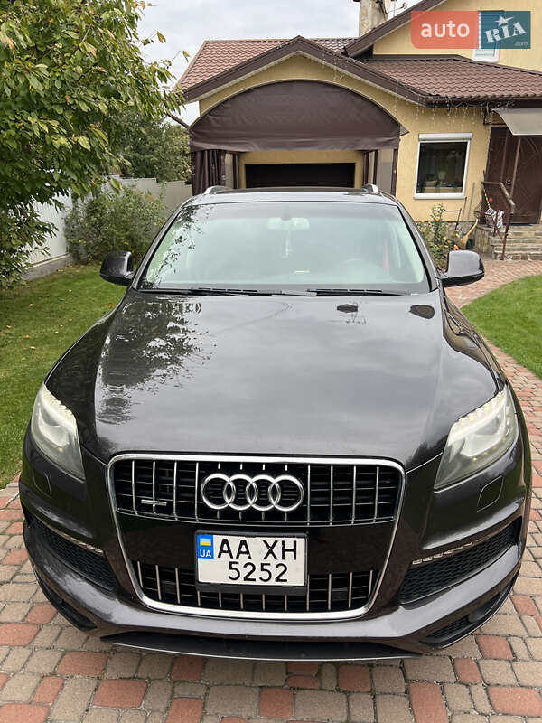Позашляховик / Кросовер Audi Q7 2012 в Києві