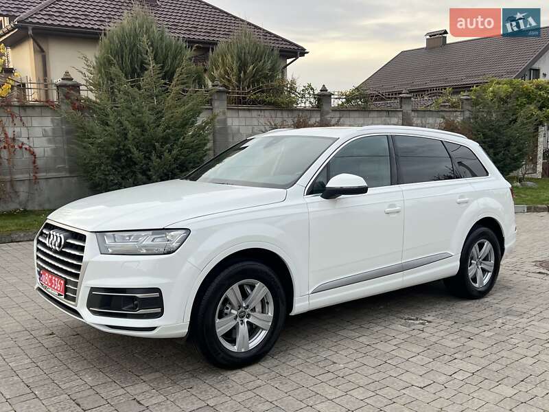 Позашляховик / Кросовер Audi Q7 2017 в Рівному