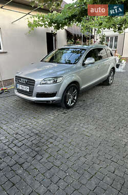 Внедорожник / Кроссовер Audi Q7 2006 в Черновцах