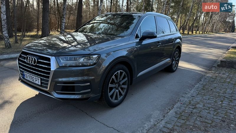 Внедорожник / Кроссовер Audi Q7 2017 в Киеве