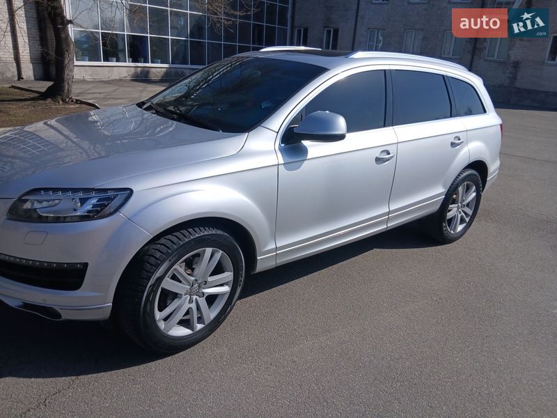Внедорожник / Кроссовер Audi Q7 2010 в Кривом Роге