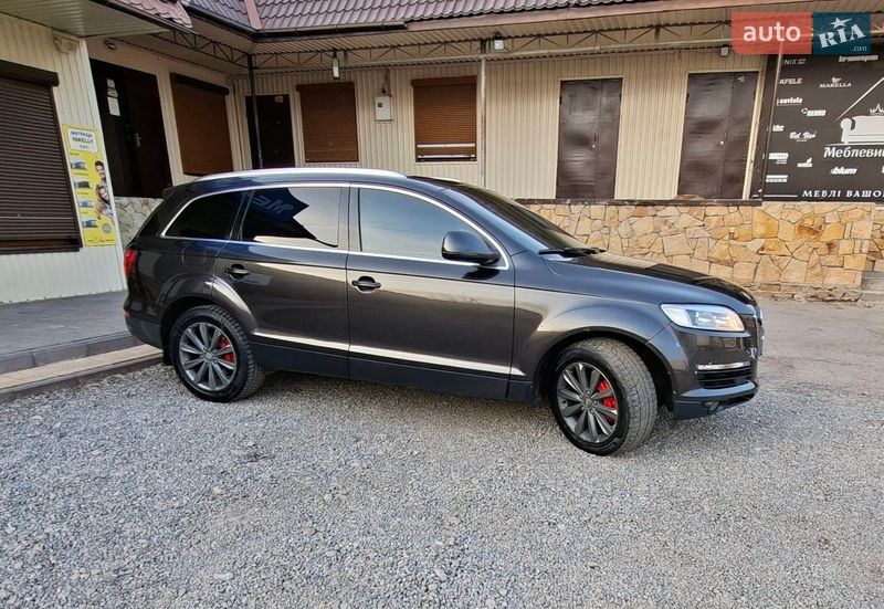 Внедорожник / Кроссовер Audi Q7 2006 в Могилев-Подольске
