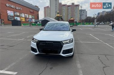 Позашляховик / Кросовер Audi Q7 2017 в Києві