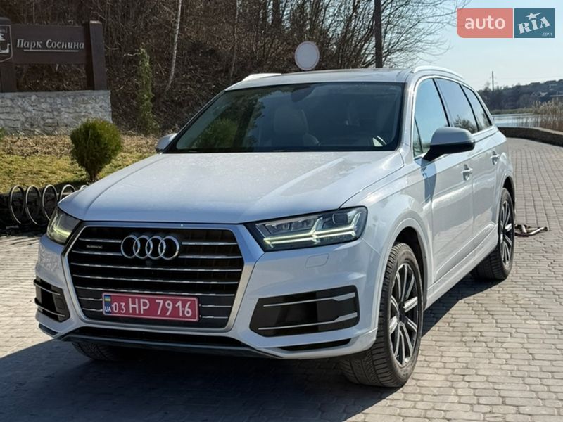 Позашляховик / Кросовер Audi Q7 2017 в Шумську
