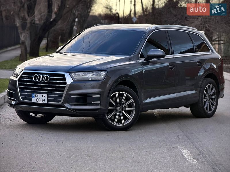 Позашляховик / Кросовер Audi Q7 2018 в Дніпрі