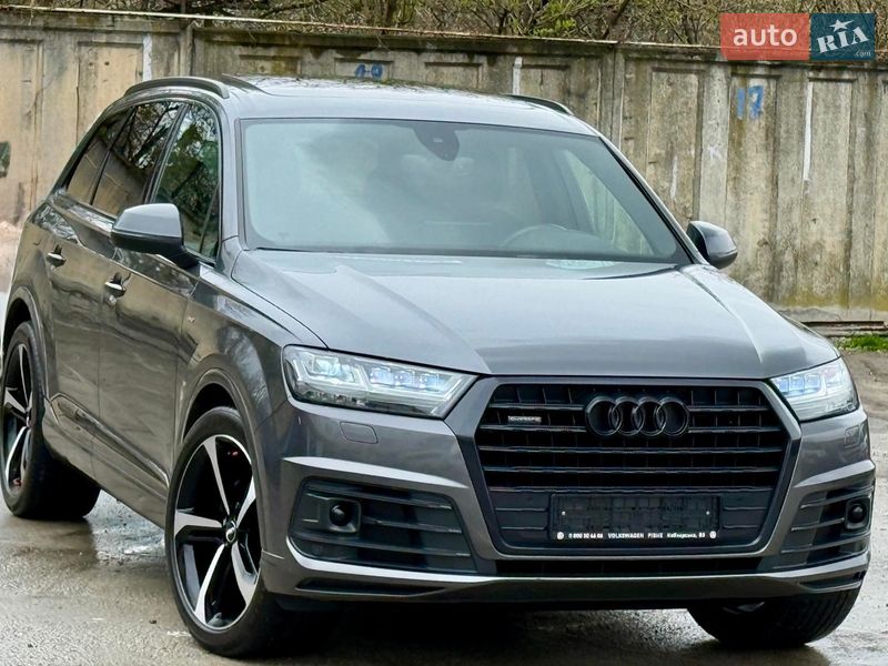 Позашляховик / Кросовер Audi Q7 2018 в Рівному