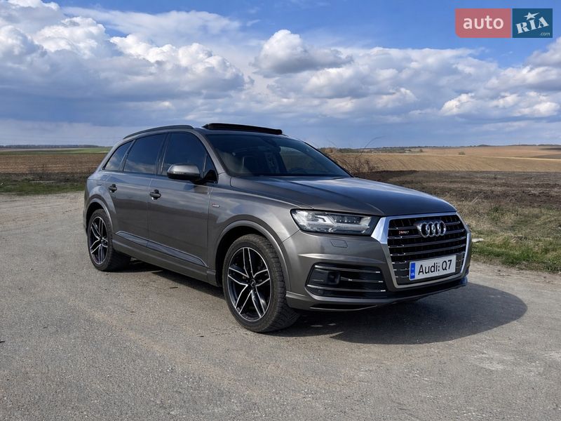 Внедорожник / Кроссовер Audi Q7 2017 в Дунаевцах