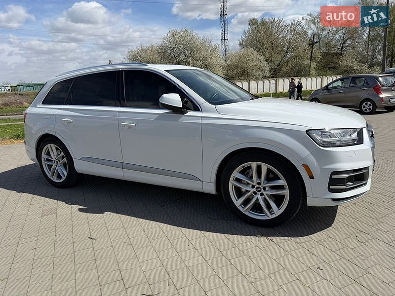 Внедорожник / Кроссовер Audi Q7 2017 в Владимире