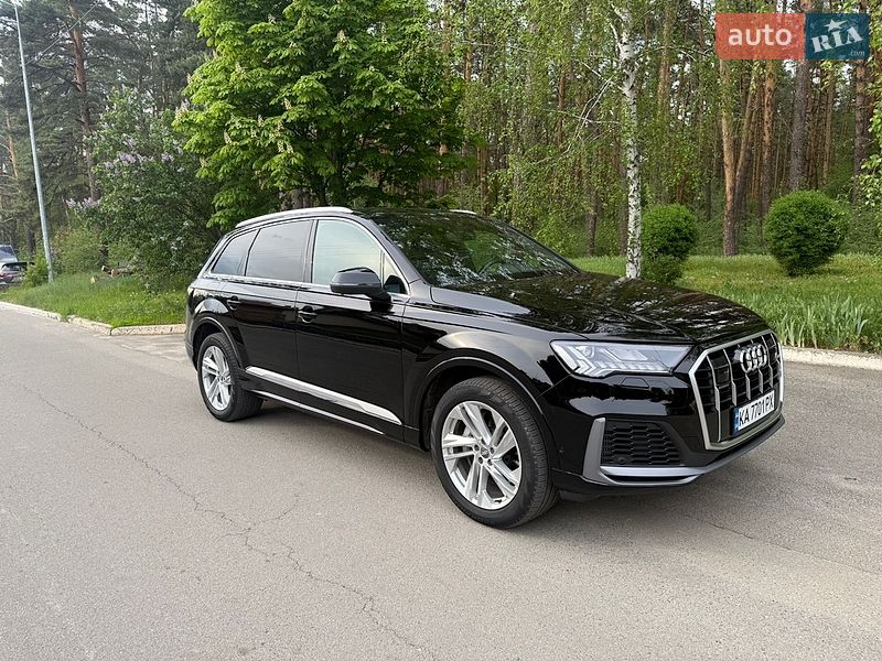 Внедорожник / Кроссовер Audi Q7 2020 в Киеве