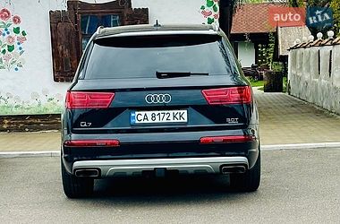 Позашляховик / Кросовер Audi Q7 2016 в Києві
