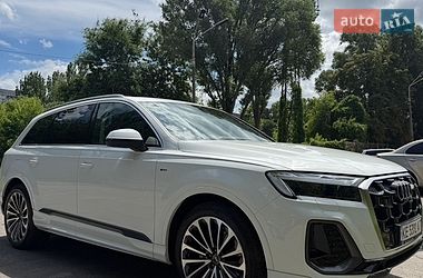 Позашляховик / Кросовер Audi Q7 2025 в Дніпрі