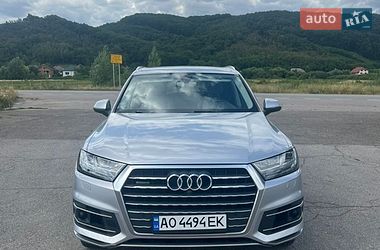 Внедорожник / Кроссовер Audi Q7 2016 в Хусте