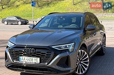 Внедорожник / Кроссовер Audi Q8 e-tron 2023 в Киеве