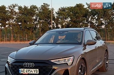 Внедорожник / Кроссовер Audi Q8 e-tron 2023 в Днепре