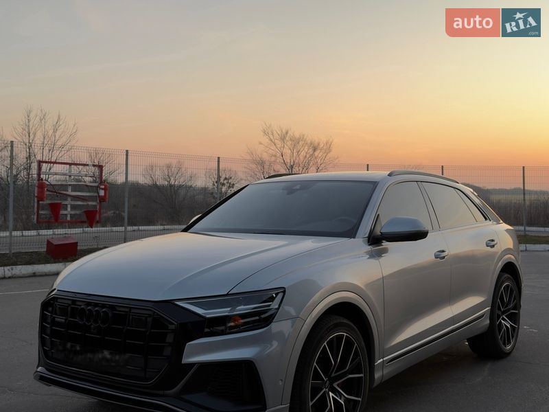 Внедорожник / Кроссовер Audi Q8 2020 в Полтаве