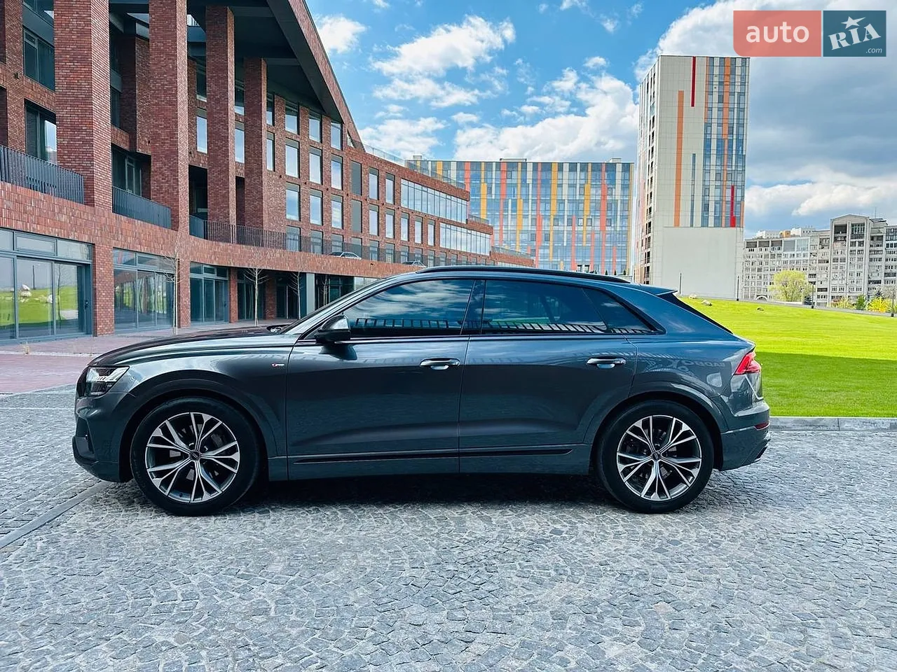 Audi Q8 2023 photo 2