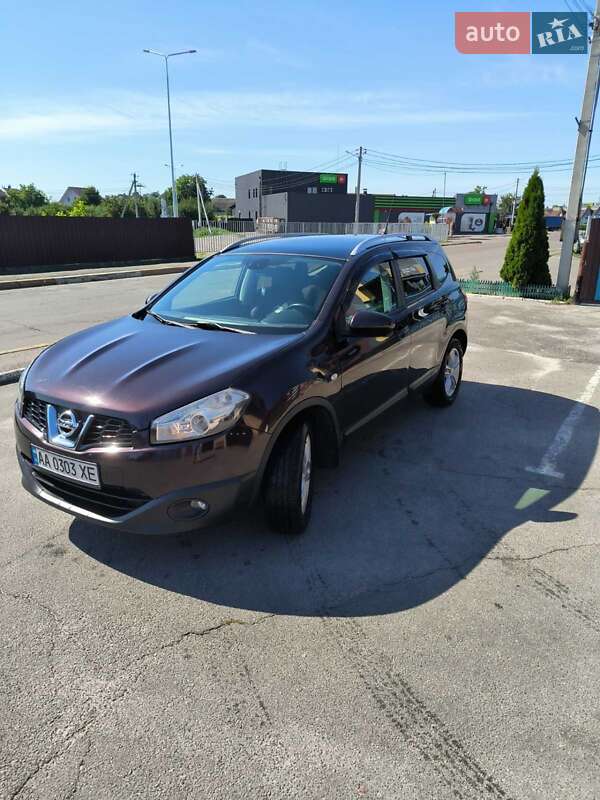 Внедорожник / Кроссовер Nissan Qashqai+2 2010 в Киеве