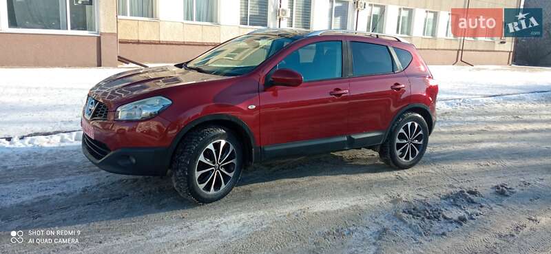 Позашляховик / Кросовер Nissan Qashqai 2010 в Звягелі