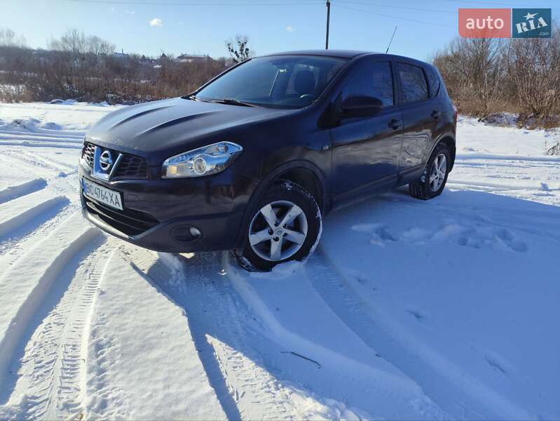 Позашляховик / Кросовер Nissan Qashqai 2010 в Золочеві