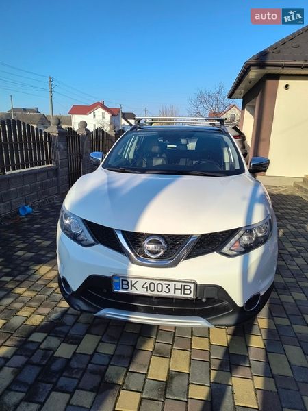 Внедорожник / Кроссовер Nissan Qashqai 2015 в Млинове