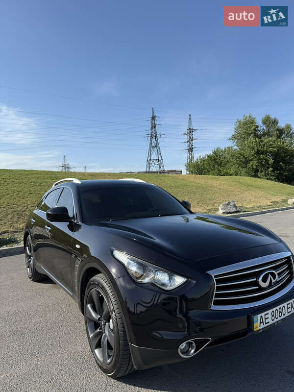 Внедорожник / Кроссовер Infiniti QX70 2013 в Днепре