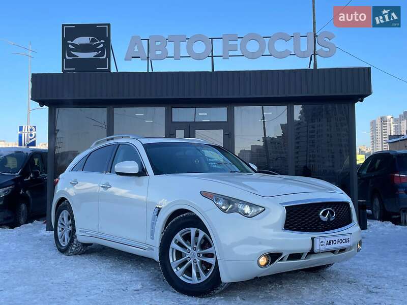 Внедорожник / Кроссовер Infiniti QX70 2015 в Киеве