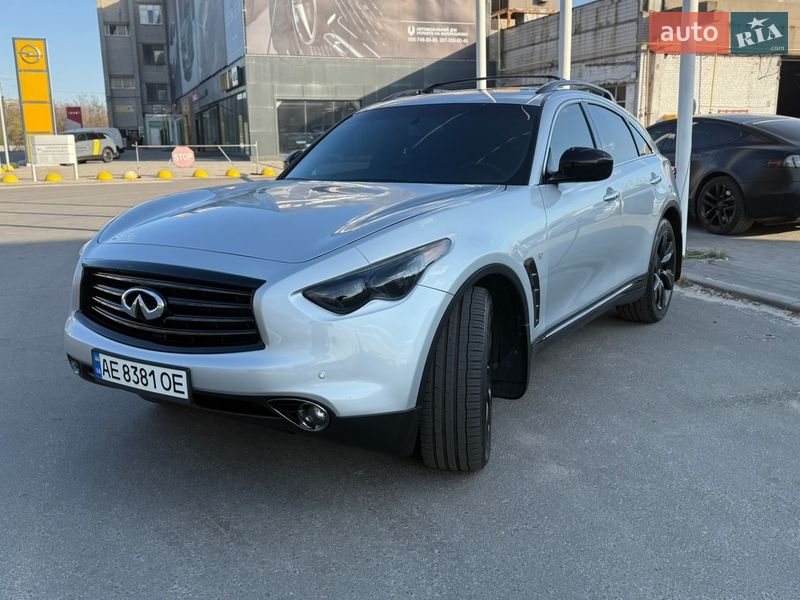 Позашляховик / Кросовер Infiniti QX70 2016 в Дніпрі Позашляховик / Кросовер Infiniti QX70 2016 в Дніпрі