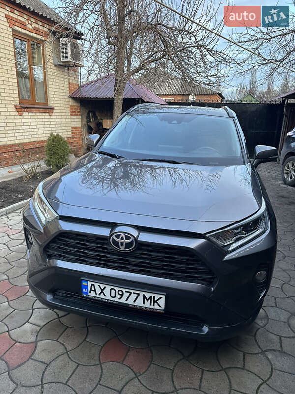 Позашляховик / Кросовер Toyota RAV4 2020 в Богодухіву