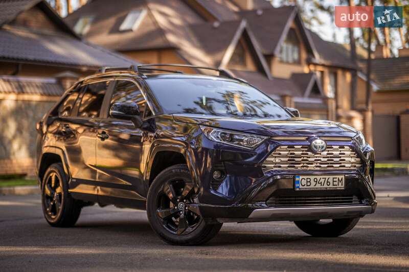 Позашляховик / Кросовер Toyota RAV4 2020 в Чернігові