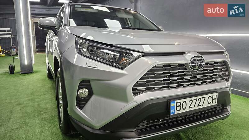Внедорожник / Кроссовер Toyota RAV4 2019 в Тернополе