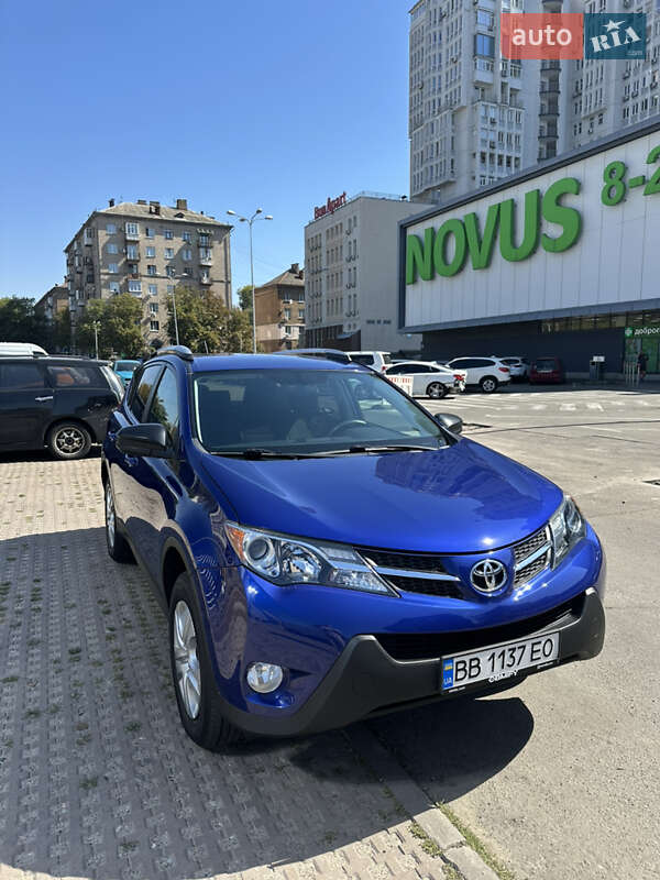 Внедорожник / Кроссовер Toyota RAV4 2015 в Киеве