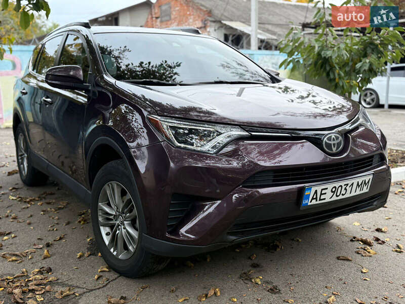 Внедорожник / Кроссовер Toyota RAV4 2017 в Полтаве