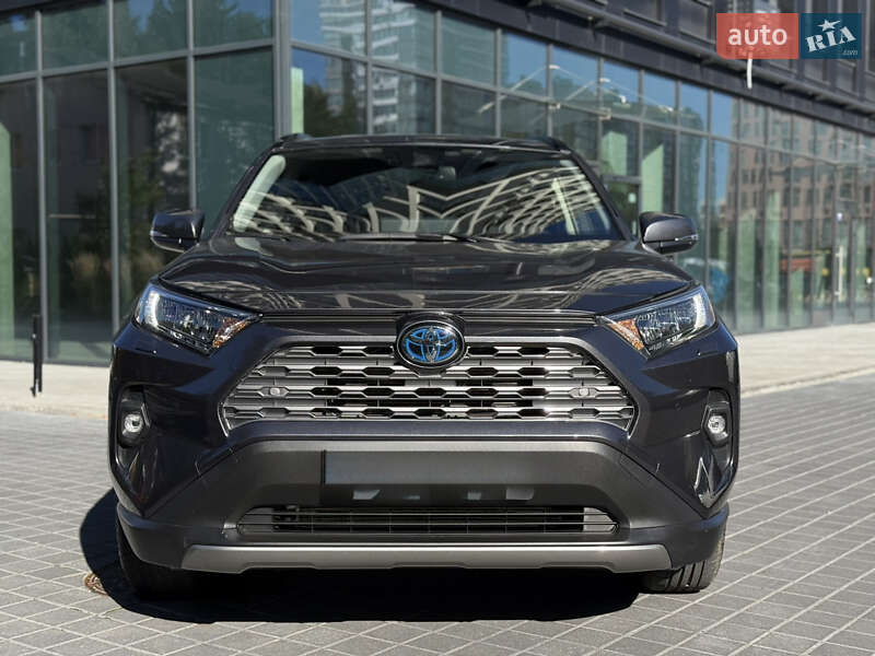 Позашляховик / Кросовер Toyota RAV4 2023 в Львові