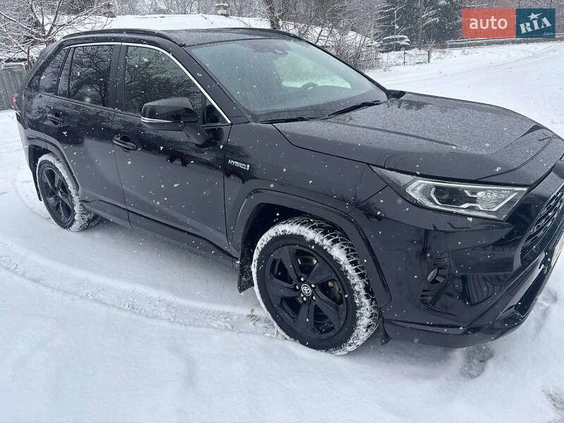 Внедорожник / Кроссовер Toyota RAV4 2020 в Полтаве