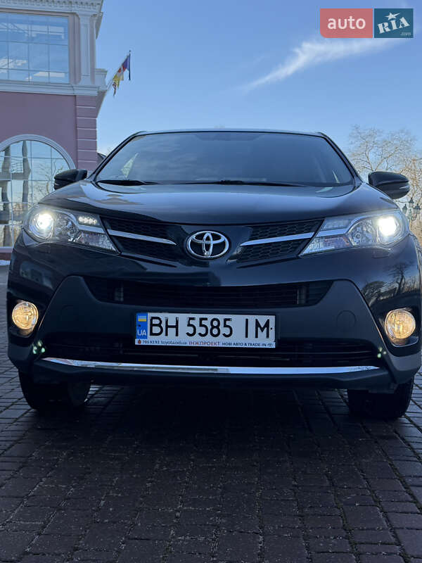 Позашляховик / Кросовер Toyota RAV4 2015 в Одесі Позашляховик / Кросовер Toyota RAV4 2015 в Одесі