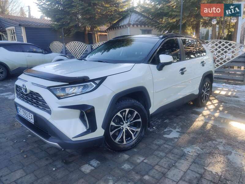 Внедорожник / Кроссовер Toyota RAV4 2019 в Ивано-Франковске
