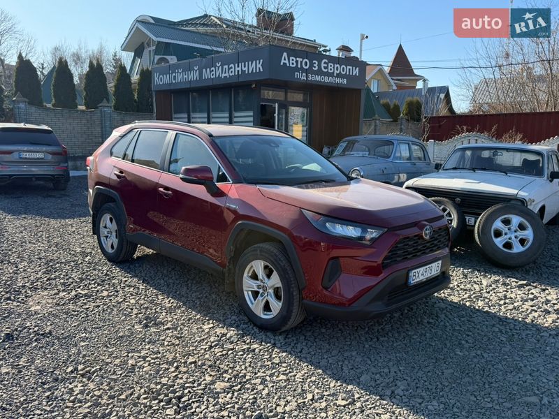 Внедорожник / Кроссовер Toyota RAV4 2021 в Хмельницком