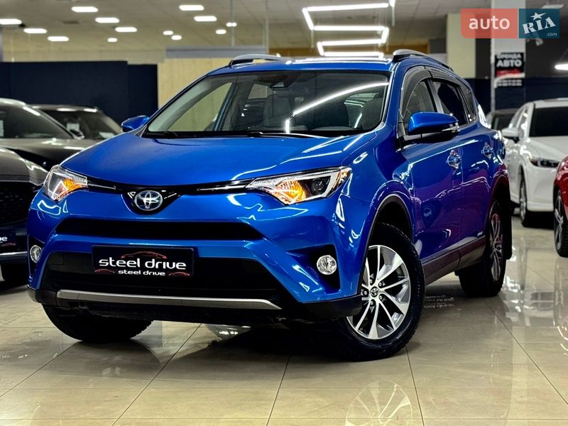 Внедорожник / Кроссовер Toyota RAV4 2017 в Николаеве